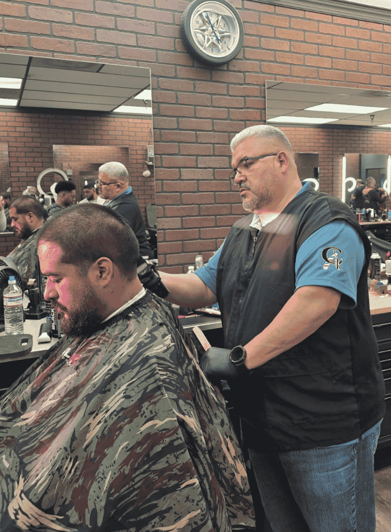 Barbero de Cannos Hair Cuts en Elgin, IL,
